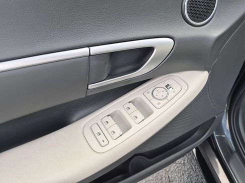 Used 2025 Hyundai Sonata SEL FWD image 14