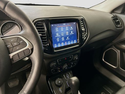 Used 2018 Jeep Compass Limited AWD/4WD image 26