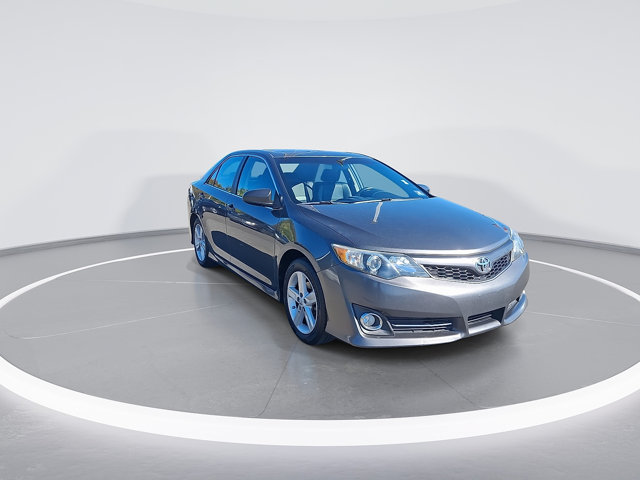 Used 2012 Toyota Camry SE FWD image 2