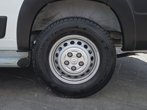 Used 2025 RAM ProMaster 2500 w/ U-Haul Equipment Group FWD image 5
