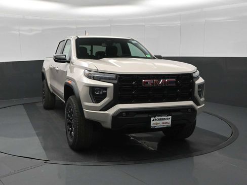 New 2026 GMC Canyon Elevation w/ Convenience Package image 3