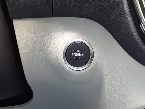 New 2026 Volvo XC40 B5 Plus w/ Protection Package Premier image 21