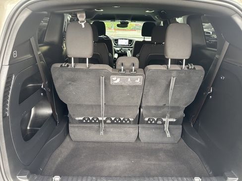 Used 2021 Chrysler Pacifica Touring w/ S Appearance Package image 26