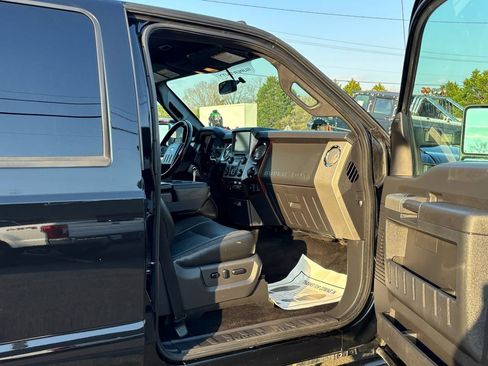 Used 2016 Ford F350 Lariat w/ Chrome Package image 31