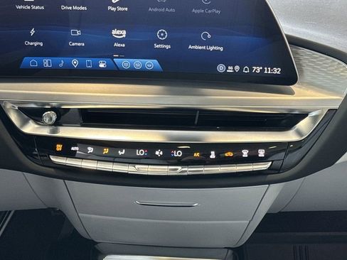 New 2025 Cadillac Lyriq Luxury AWD/4WD image 19
