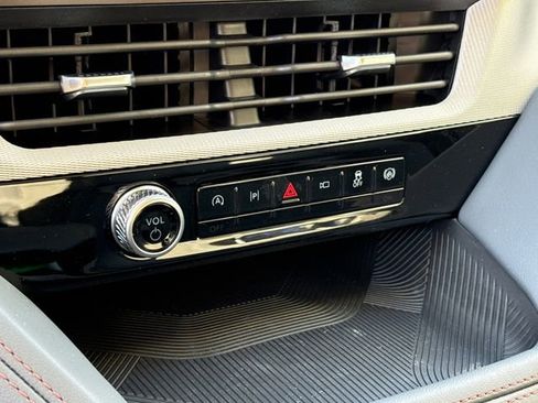 New 2026 Ford Explorer Active RWD image 27