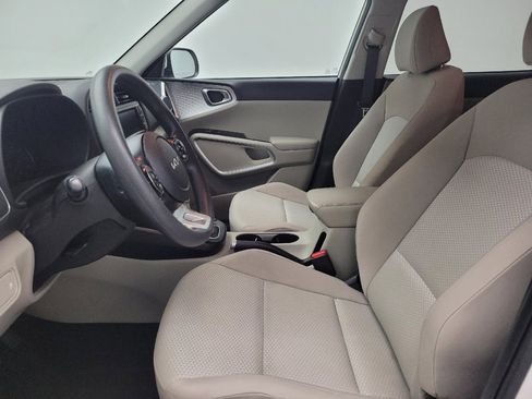 Used 2022 Kia Soul LX image 17