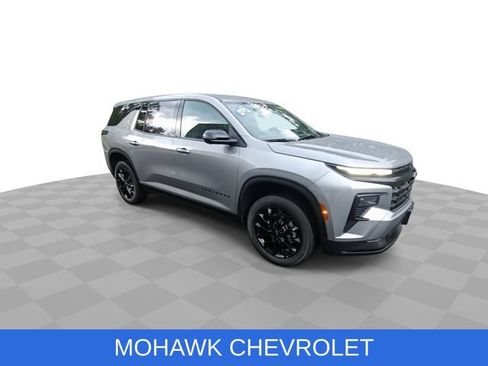 Used 2024 Chevrolet Traverse LS w/ Midnight/Sport Edition FWD image 2