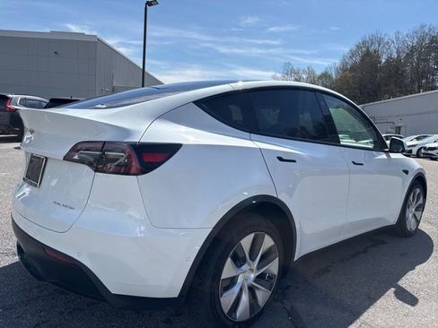 Used 2021 Tesla Model Y Long Range image 3