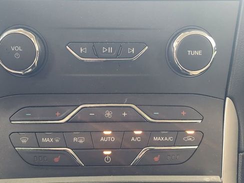 Used 2020 Ford Edge SEL w/ Convenience Package FWD image 34