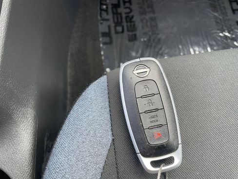 Used 2025 Nissan Versa SV FWD image 21
