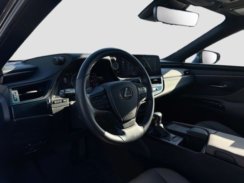 Certified 2022 Lexus ES 350 w/ Premium Package FWD image 4