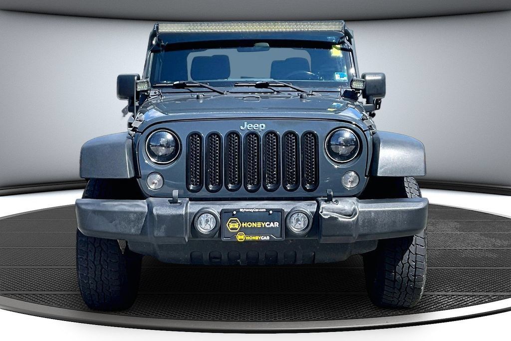Used 2017 Jeep Wrangler Sport w/ Connectivity Group AWD/4WD image 2