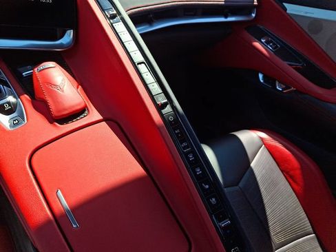 Used 2021 Chevrolet Corvette Stingray Preferred Conv w/ Z51 Performance Package RWD image 13