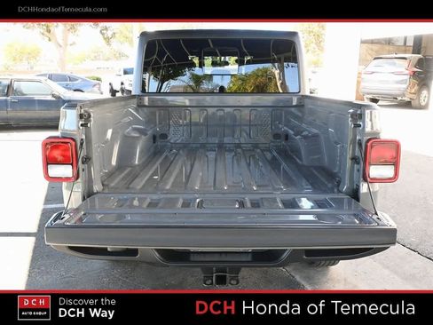 Used 2022 Jeep Gladiator Sport image 22