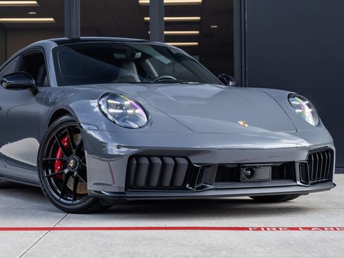 Certified 2025 Porsche 911 Carrera 4 GTS AWD/4WD image 9