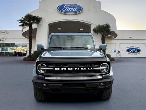 Certified 2022 Ford Bronco Outer Banks image 3