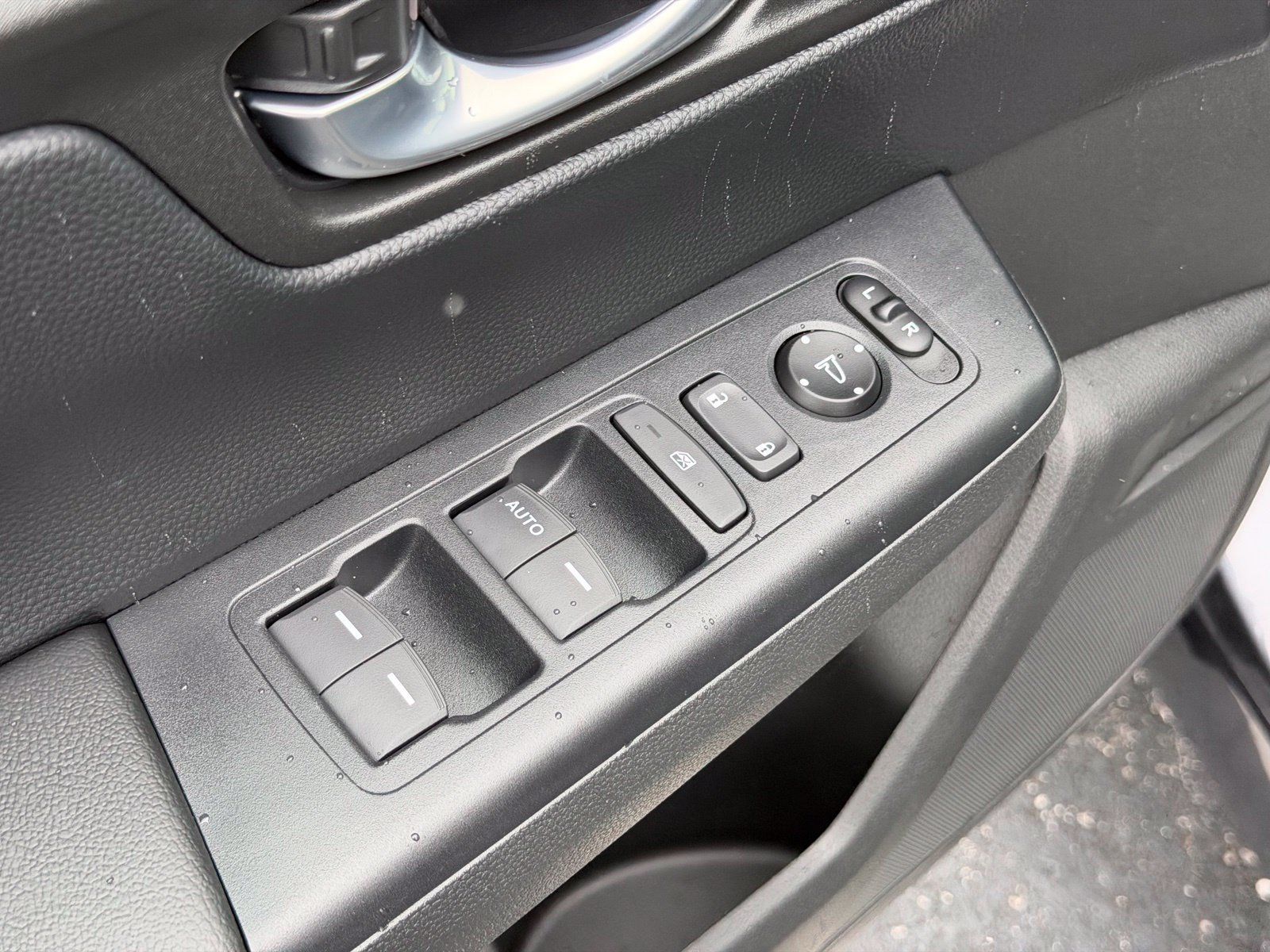 Used 2026 Honda CR-V LX image 12