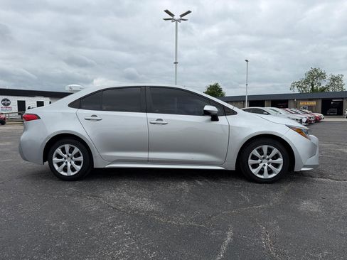 Used 2021 Toyota Corolla LE FWD image 4