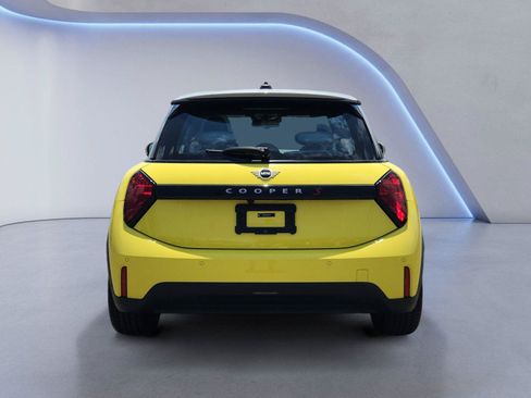 Used 2025 MINI Cooper S FWD image 4