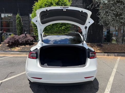 Used 2020 Tesla Model 3 Standard Range Plus RWD image 17