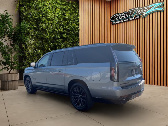 Used 2024 Cadillac Escalade ESV V w/ LPO, ONYX Package AWD/4WD image 8