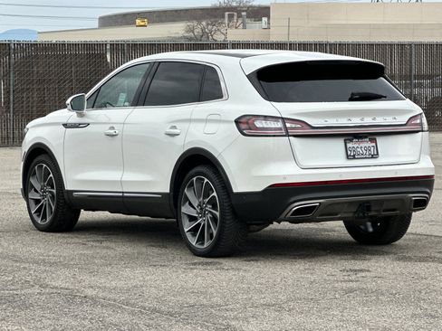 Used 2022 Lincoln Nautilus Reserve w/ Equipment Group 202A image 6