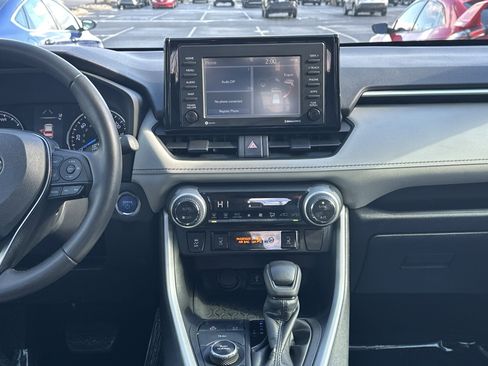 Used 2021 Toyota RAV4 XLE image 30