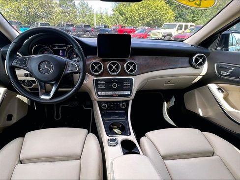Used 2018 Mercedes-Benz GLA 250 4MATIC image 21