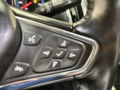 Used 2020 Chevrolet Equinox LT image 24