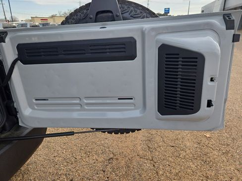 New 2026 Ford Bronco Outer Banks w/ Sasquatch Package image 14