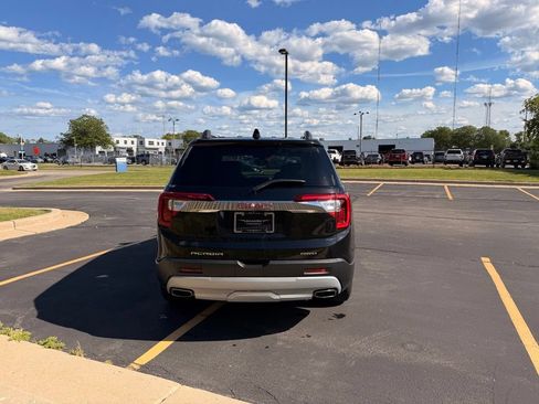 Used 2023 GMC Acadia SLT AWD/4WD image 5