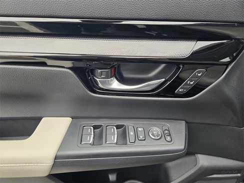 Used 2025 Honda CR-V EX-L image 18