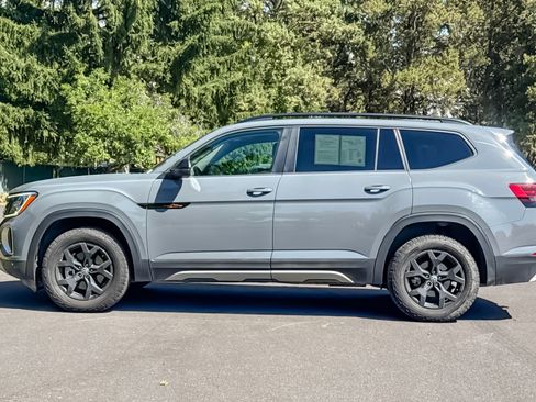 Used 2024 Volkswagen Atlas Peak Edition SEL AWD/4WD image 8