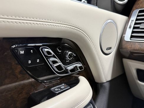 Used 2021 Land Rover Range Rover Autobiography image 33