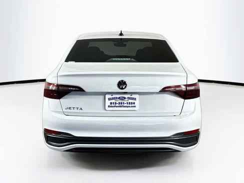 Used 2024 Volkswagen Jetta Sport FWD image 5