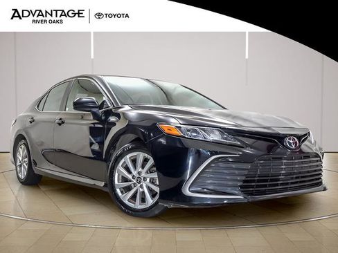 Used 2024 Toyota Camry LE FWD image 2