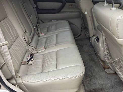 Used 2006 Toyota Land Cruiser image 19