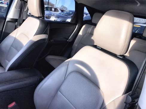 Used 2021 Ford Escape SEL w/ Technology Package image 11