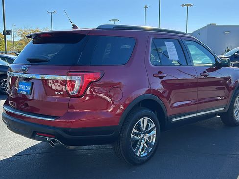 Used 2018 Ford Explorer XLT w/ Equipment Group 202A AWD/4WD image 5