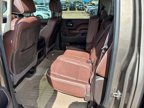 Used 2015 Chevrolet Silverado 1500 High Country w/ High Country Premium Package AWD/4WD image 15