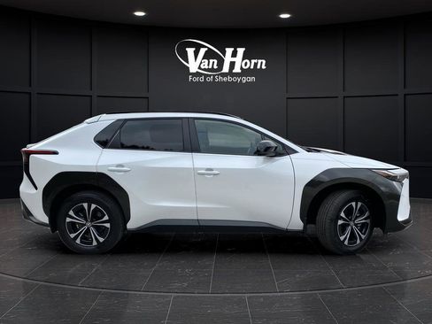 Used 2024 Toyota bZ4X XLE w/ Weather Package image 2