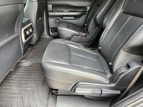 Used 2022 Ford Expedition XLT image 30
