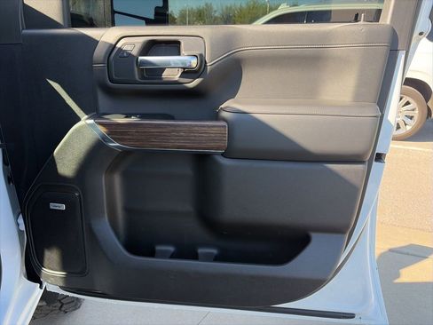 Used 2022 Chevrolet Silverado 2500 High Country w/ Z71 Off-Road Package image 38