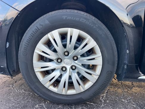 Used 2014 Toyota Camry LE FWD image 36