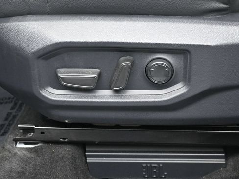 Used 2023 Toyota Tundra Limited AWD/4WD image 12