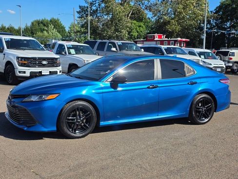 Used 2020 Toyota Camry LE image 30