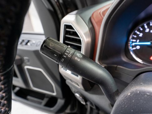 Used 2022 Ford F350 Platinum image 32