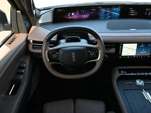 Used 2026 Lincoln Navigator Black Label AWD/4WD image 10