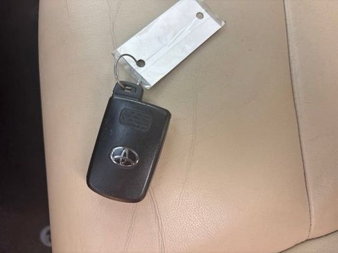 Used 2018 Toyota Highlander XLE AWD/4WD image 32